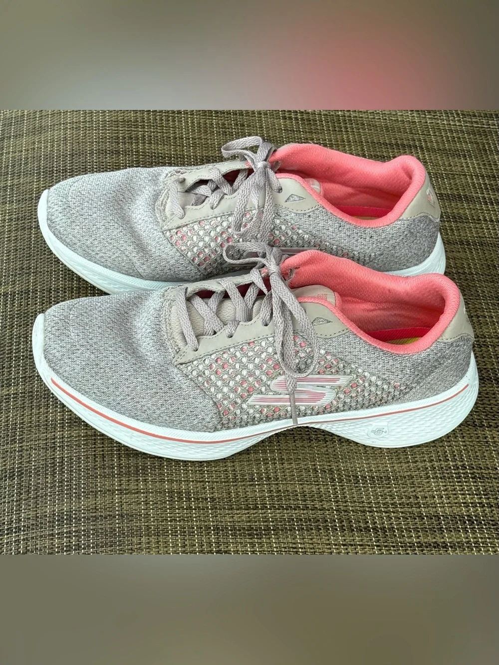 Skechers Mesh Sneakers Women's U.S. 7.5 Go Walk 4 Light Gray/Coral Goga Max